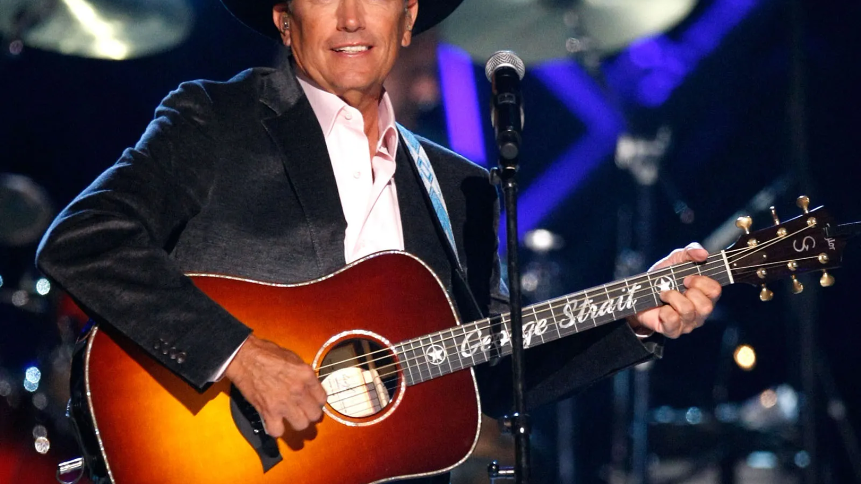 George-Strait-Academy-of-Country-Music-Awards-2009