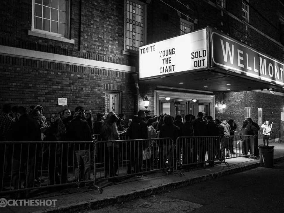 young-the-giant-at-the-wellmont-theater-papeo-2