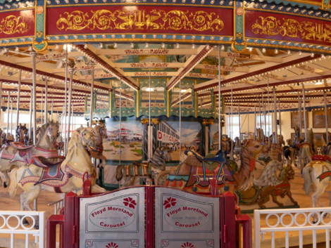 74249652007-carousel-ded-240628-a
