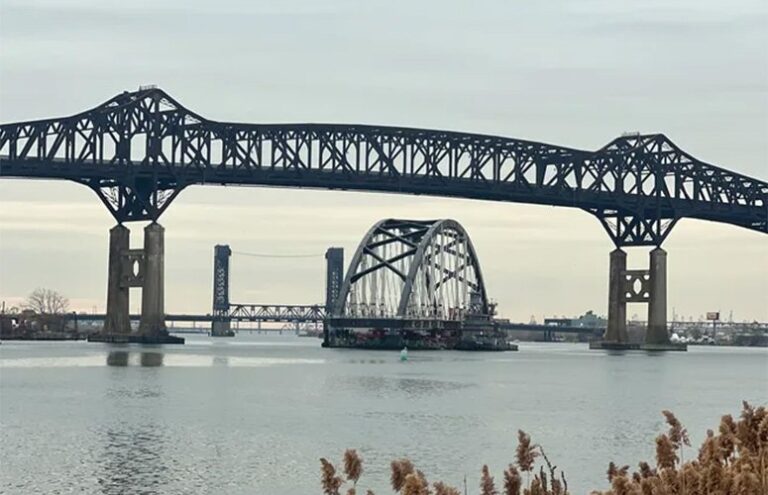 First Arch Arrives by Barge for New Portal North Bridge
