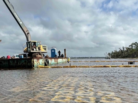 DARPA-oyster-reef-project_crane-and-reef_hero4-scaled-e1731615004942.jpg