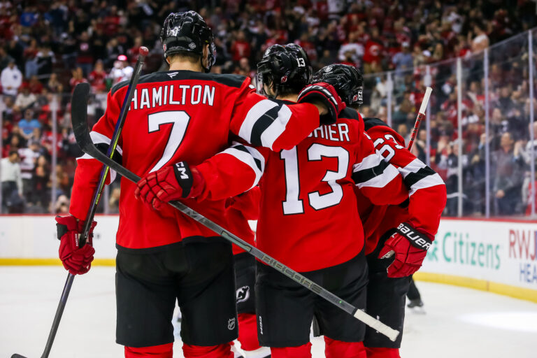 Devils Thwart Hurricanes 4-2 in Key Divisional Matchup – The Hockey Writers – New Jersey Devils