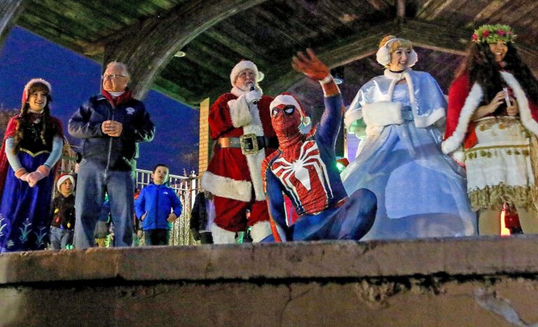 Claus family coming to Bennett Cabin at Riverfront Park – Star News Group