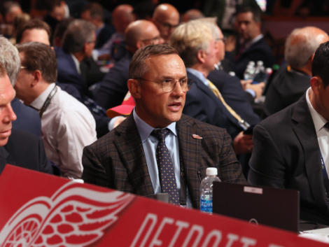 Steve-Yzerman-Red-Wings-scaled.jpg