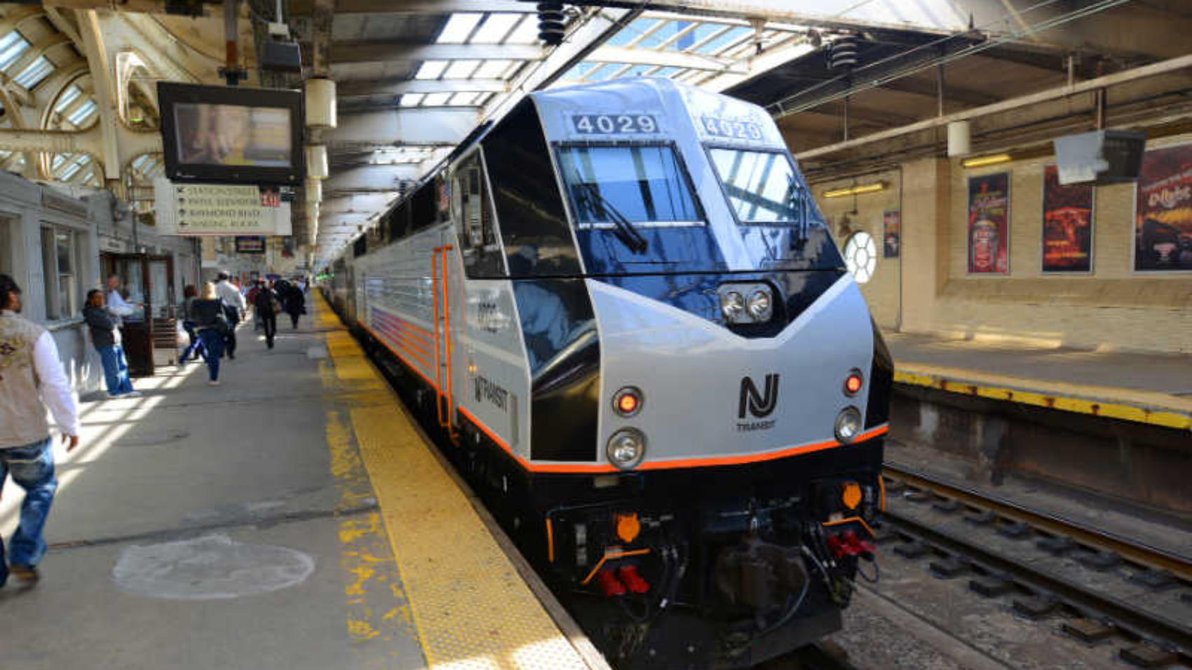 NJ-Transit-Newark-shutterstock-LO-RES_521512795-crop.jpg