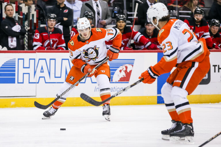 Ducks Defeat Devils 3-2 in Final Game of 2024 – The Hockey Writers – Anaheim Ducks