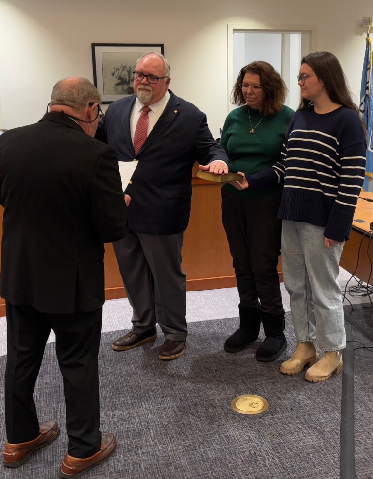 Filippone, Borowski sworn in to new council terms – Star News Group