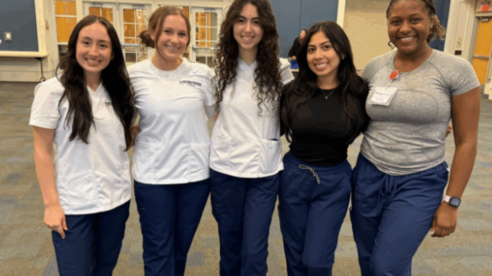 2024-nursing-students-at-vax-clinic-640x427-featured-image.png