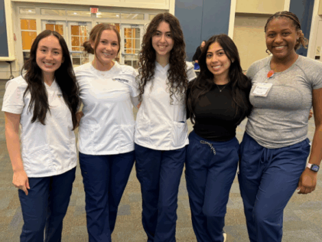 2024-nursing-students-at-vax-clinic-640x427-featured-image.png