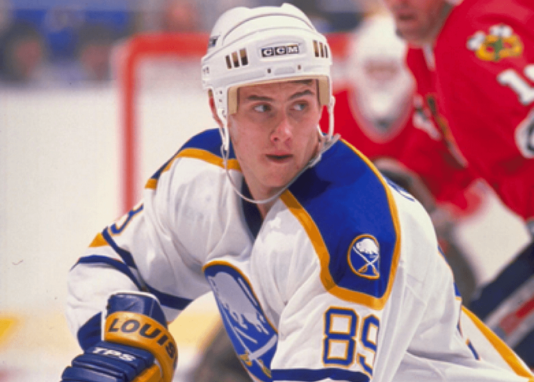 Alexander Mogilny Is Hockey Hall Of Fame Worthy – The Hockey Writers – Hockey History