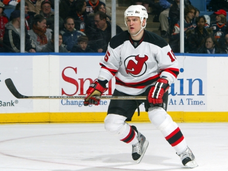 UNIONDALE, NY - JANUARY 17:  Bobby Holik #16 of the New Jersey Devils skates against the New York Islanders on January 17, 2009 at Nassau Coliseum in Uniondale, New York. The Devils defeated the Islanders 3-1.  (Photo by Jim McIsaac/Getty Images)