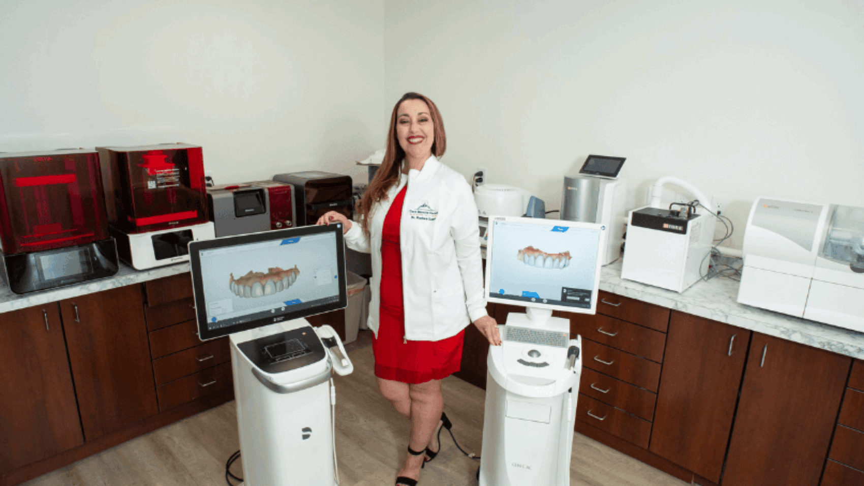 22890868-cosmetic-dentist-dr-radwa-saad-807x628