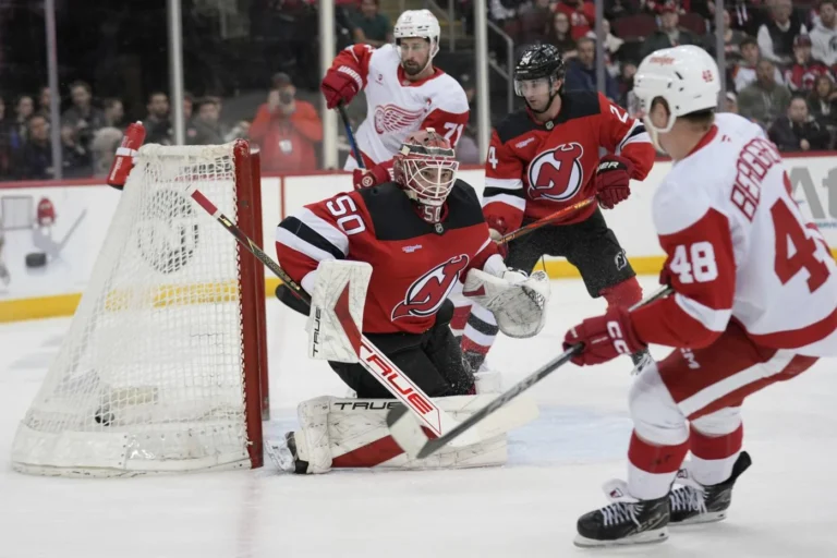 Detroit Red Wings Overcome New Jersey Devils 5-2 in Newark