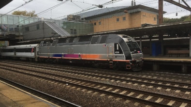 NJ_Transit_ALP-45DP_4508_SB_at_Trenton_Transit_Center
