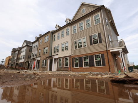 FILE PHOTO: Houses are seen in Livingston Square, in Livingston, New Jersey, U.S., May 23, 2022. REUTERS/Andrew Kelly/File Photo