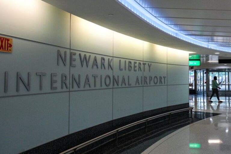 FAA Implements Flight Limits at Newark Liberty Amid Outdated Tech and Runway Construction