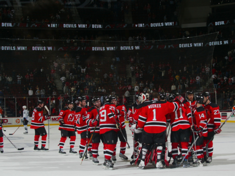 NEWARK, NJ - OCTOBER 31: The New Jersey Devils celebrate a 6-1 victory over the Tampa Bay Lightning October 31, 2007 at the Prudential Center in Newark, New Jersey.  (Photo by Bruce Bennett/Getty Images)