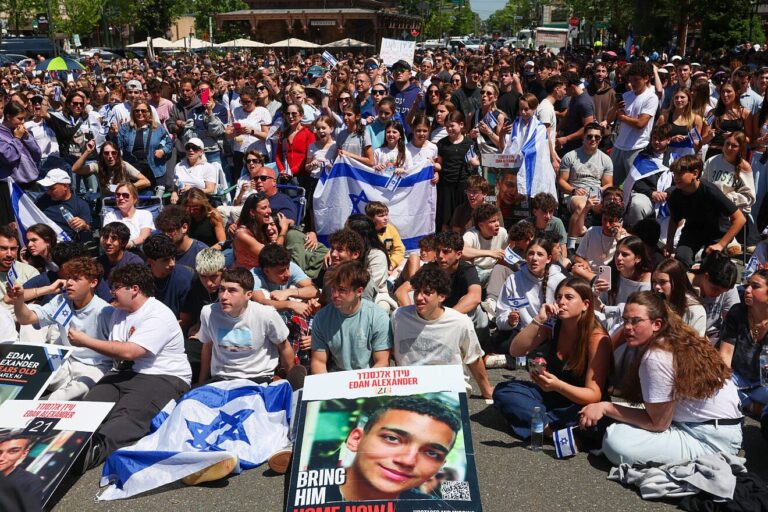 Tenafly Celebrates the Safe Return of Edan Alexander After Captivity