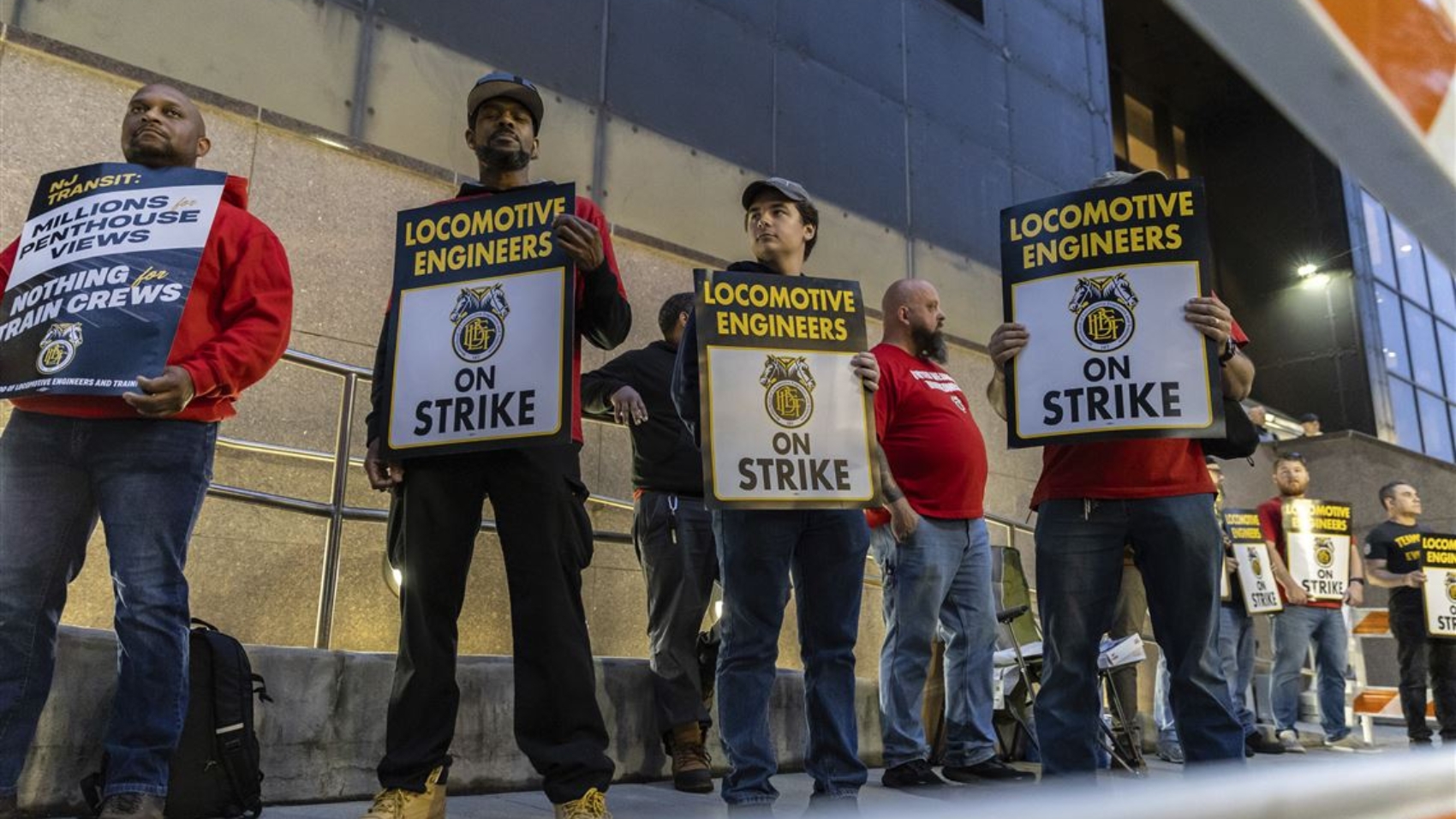 NJ-Transit-Rail-Strike-1747391997