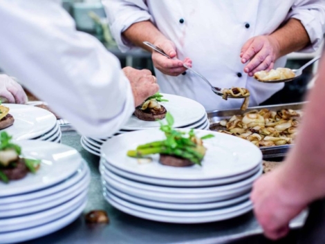 Switzerland-Food-Service-Market-1-scaled-qupoyjpptl5lm8oqhxw7j75qzgw29hibc5b9lf2d0w