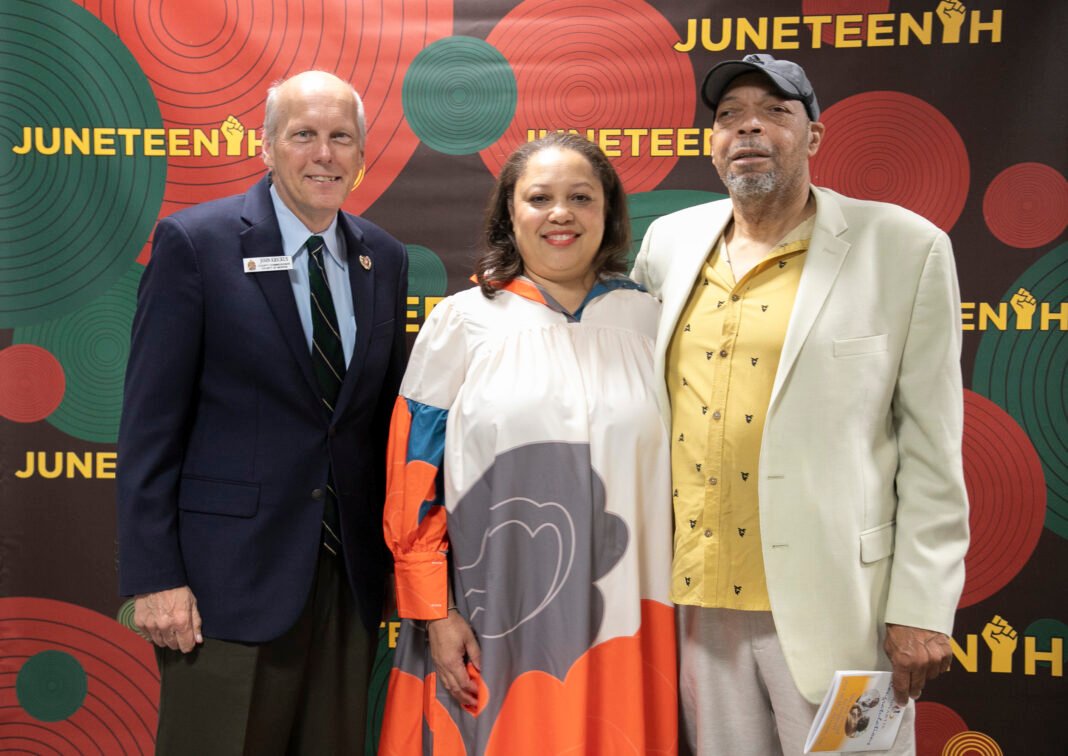 2025-artintheatriumreception_020