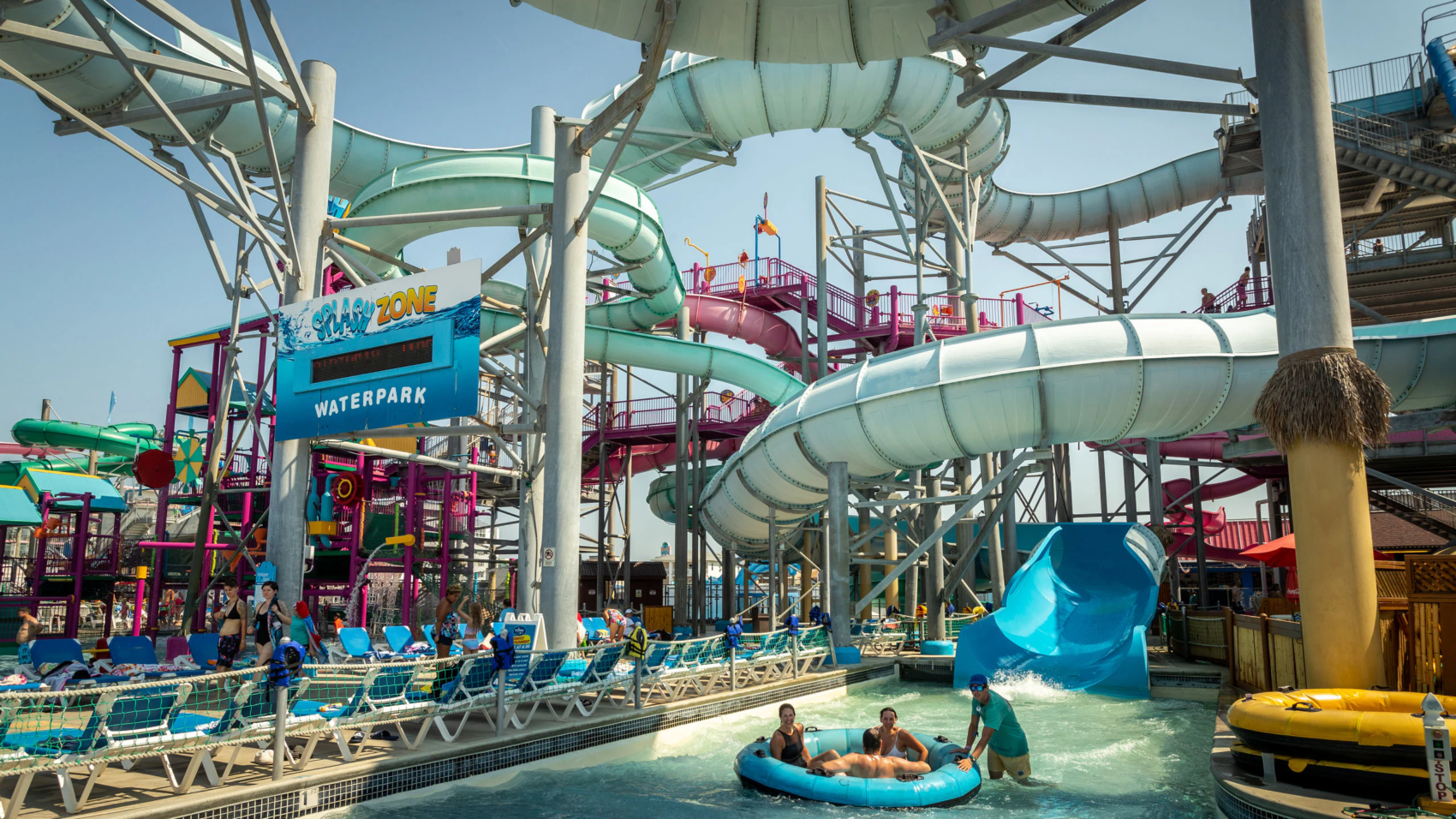 487367-splash-zone-water-park