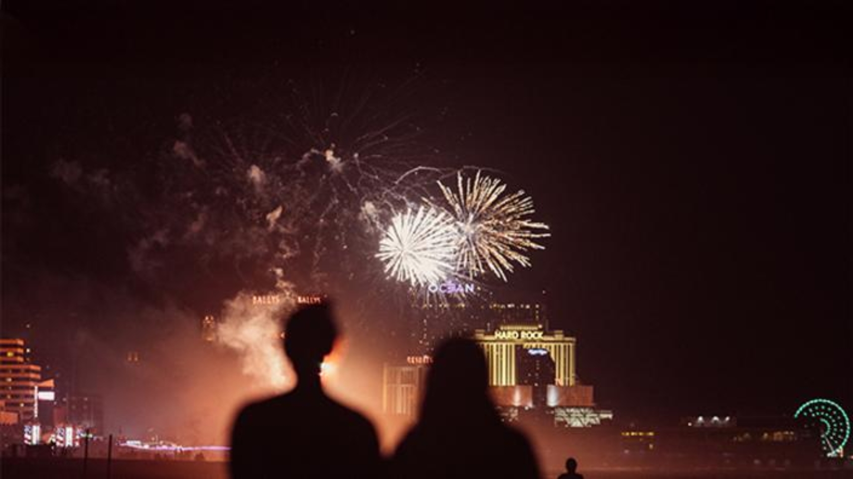 Fireworks_7AE542FD-E503-62C3-6C842870E826D262_7afbc129-fce9-d552-83aae63e41dc87ec
