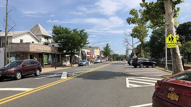 2018-07-20_15_17_03_View_east_along_Bergen_County_Route_502_Broadway_just_east_of_Westwood_Avenue_and_Washington_Avenue_in_Westwood_Bergen_County_New_Jersey.jpg