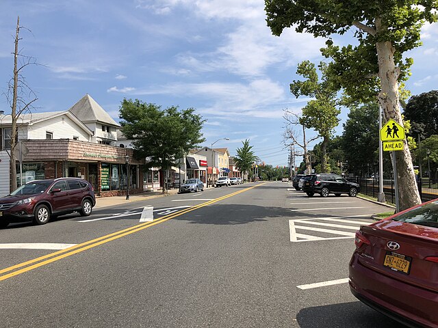 2018-07-20_15_17_03_View_east_along_Bergen_County_Route_502_Broadway_just_east_of_Westwood_Avenue_and_Washington_Avenue_in_Westwood_Bergen_County_New_Jersey.jpg