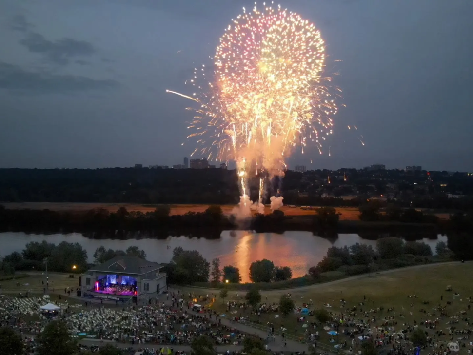 83885486007-overpeck-park-fireworks