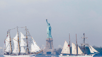 Tall-Ships-w-Statue