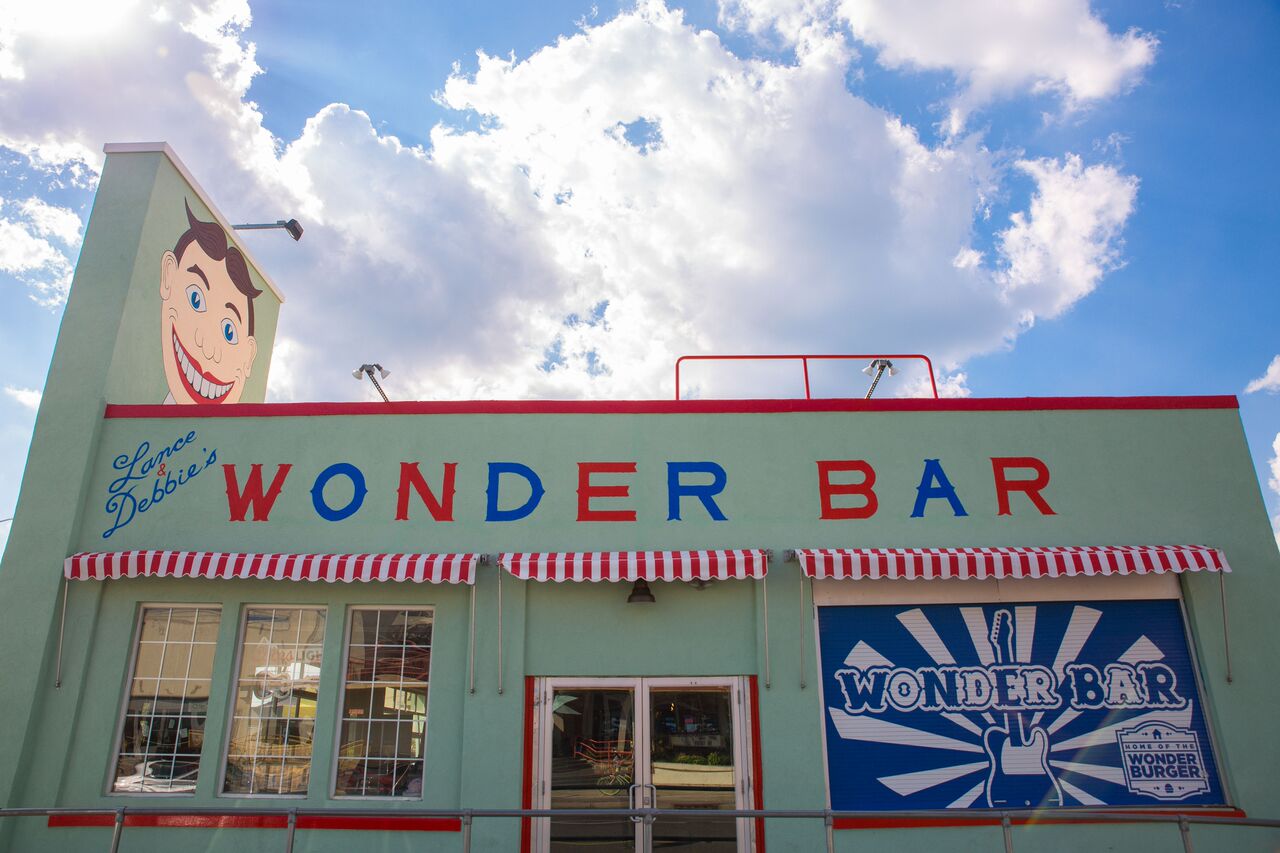 WonderBarOceanAveClouds-EGiNYj