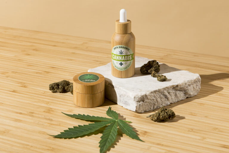 cbd-oil-dropper-arrangement-768×512-1.jpg