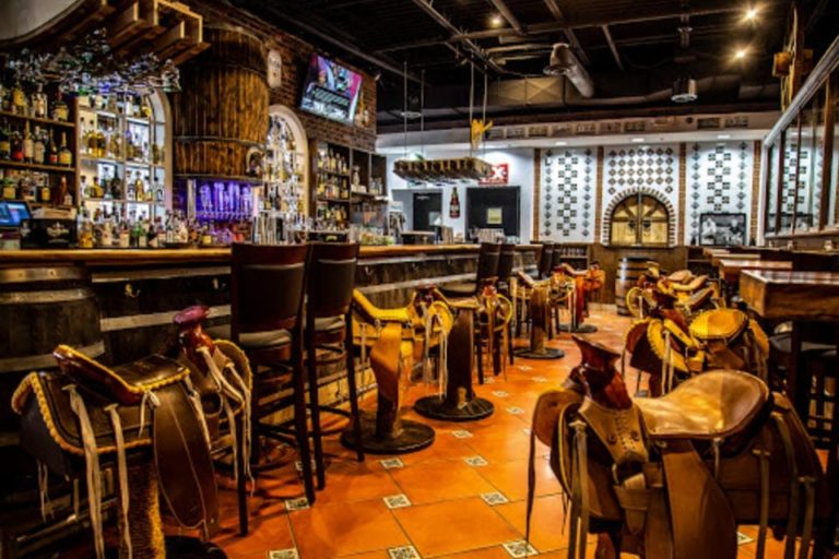 el-asadero-mexican-grill-rochelle-park-nj-interior-1-768×512
