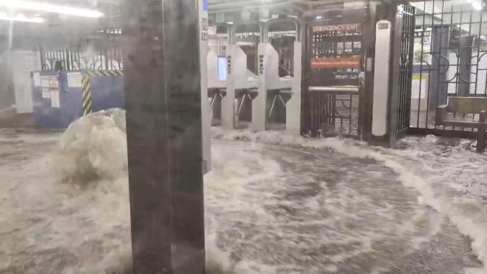 hztl-nyc-subway-flood-thumb