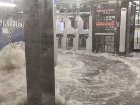 hztl-nyc-subway-flood-thumb