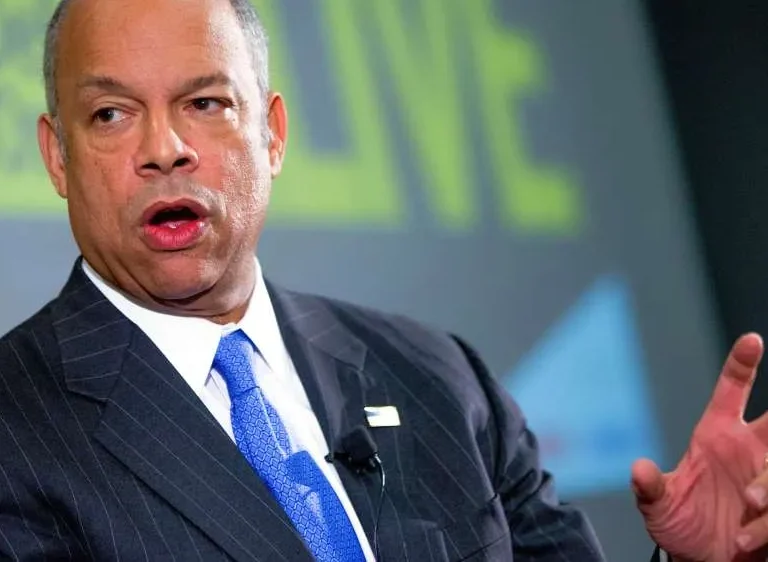 Jeh Johnson Speaks in Montclair, Denounces Threats to Democracy and Press Freedoms