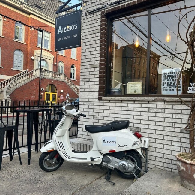 alessios-weehawken-new-jersey-deli-restaurant-1-650×650