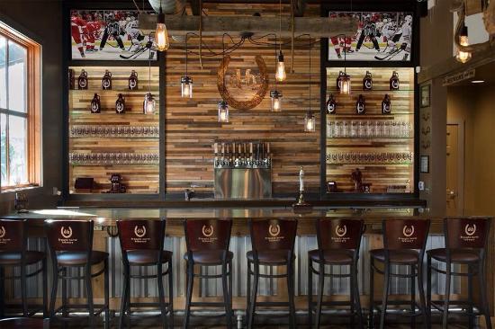 tap-room-bar-at-the-draught