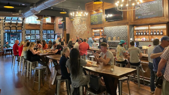 Five-Dimes-interior-678×381