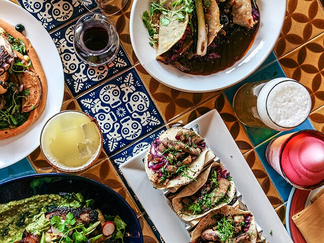 OraleMK-Hoboken-GroupDining-FamilyStyle