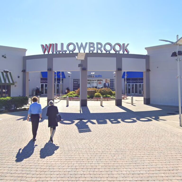 Willowbrook Mall Reopens to Shoppers Following Overnight Security Response in Wayne