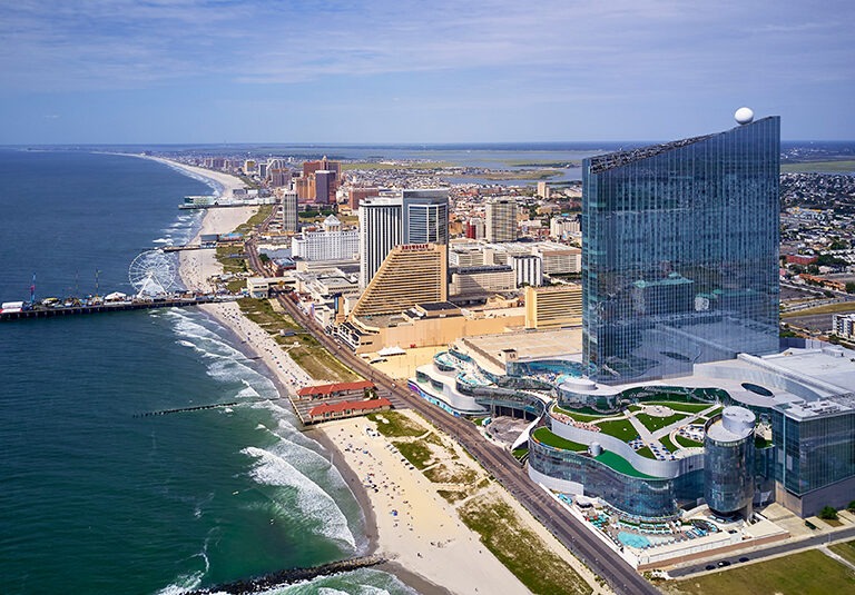 Atlantic City: Beyond the Casinos – A Full Guide to Entertainment, Dining, and Luxury Stays Atlantic City: Beyond the Casinos – A Full Guide to Entertainment, Dining, and Luxury Stays
