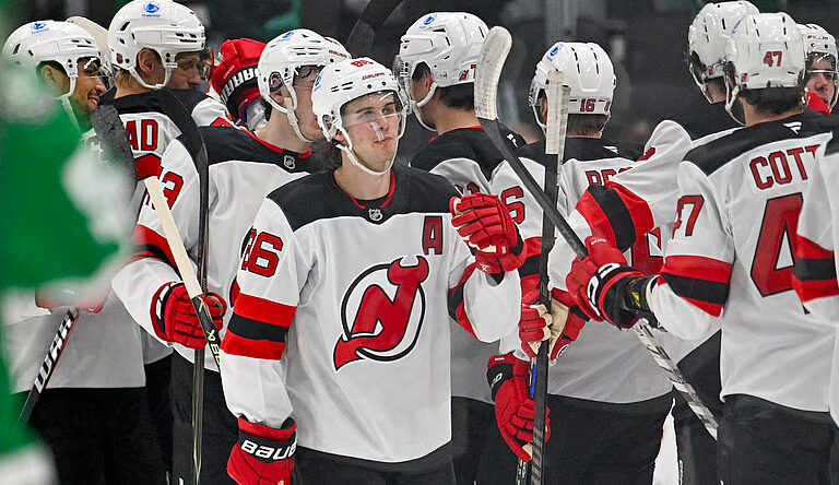 Devils Ignite Offensive Surge in Statement 6–4 Road Win Over Stars as Playoff Push Gains Momentum