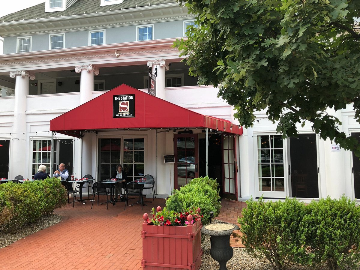 entrance-to-the-station