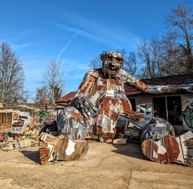 Big Rusty Is Becoming One of New Jersey’s Most Unforgettable Art Landmarks as Thomas Dambo’s Giant Eco-Troll Transforms an Abandoned Industrial Site into a Surreal Environmental Destination