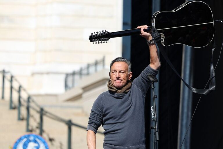 Bruce Springsteen, Elon Musk, and the Battle Over What America Means: Why New Jersey’s Native Son Refuses to Stop Speaking Out
