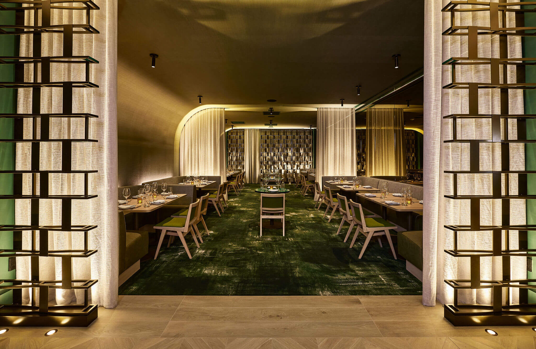 Blu-Livingston-Restaurant-Dining-1