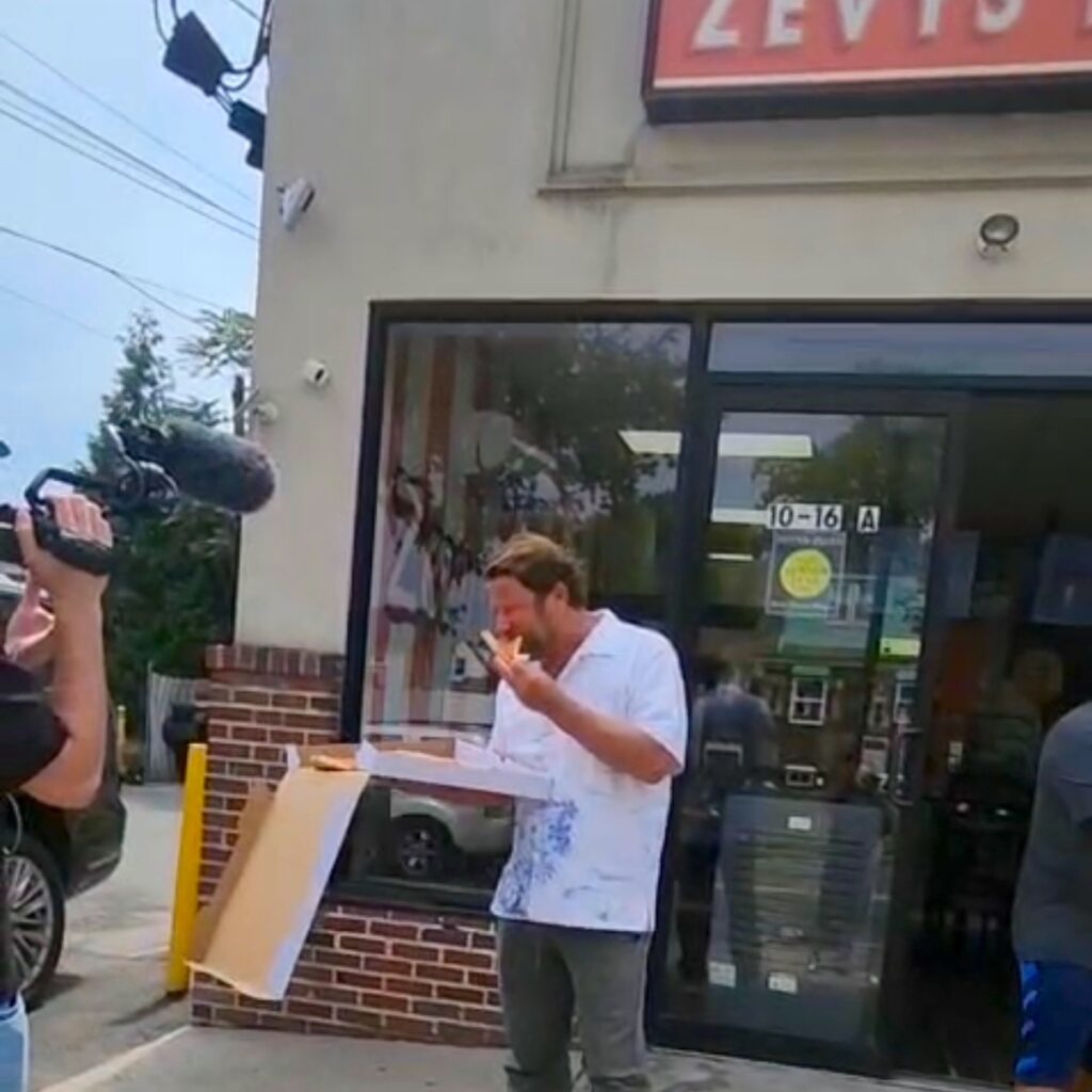 dave-portnoy-one-bite-zevy-pizza-kosher-fair-lawn-nj