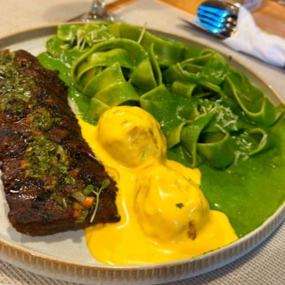 llama-sam-restaurant-lgnyz4jp-food3